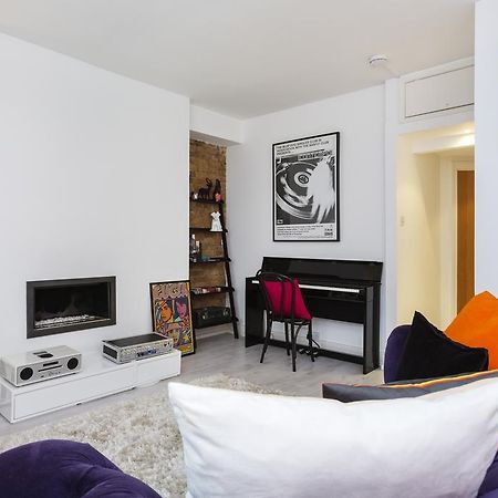 Veeve - Sophisticated Soho Apartment Лондон Экстерьер фото