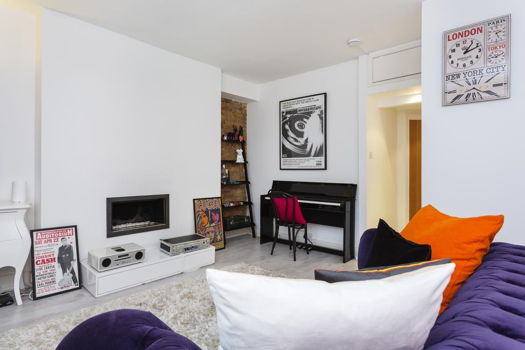 Veeve - Sophisticated Soho Apartment Лондон Экстерьер фото